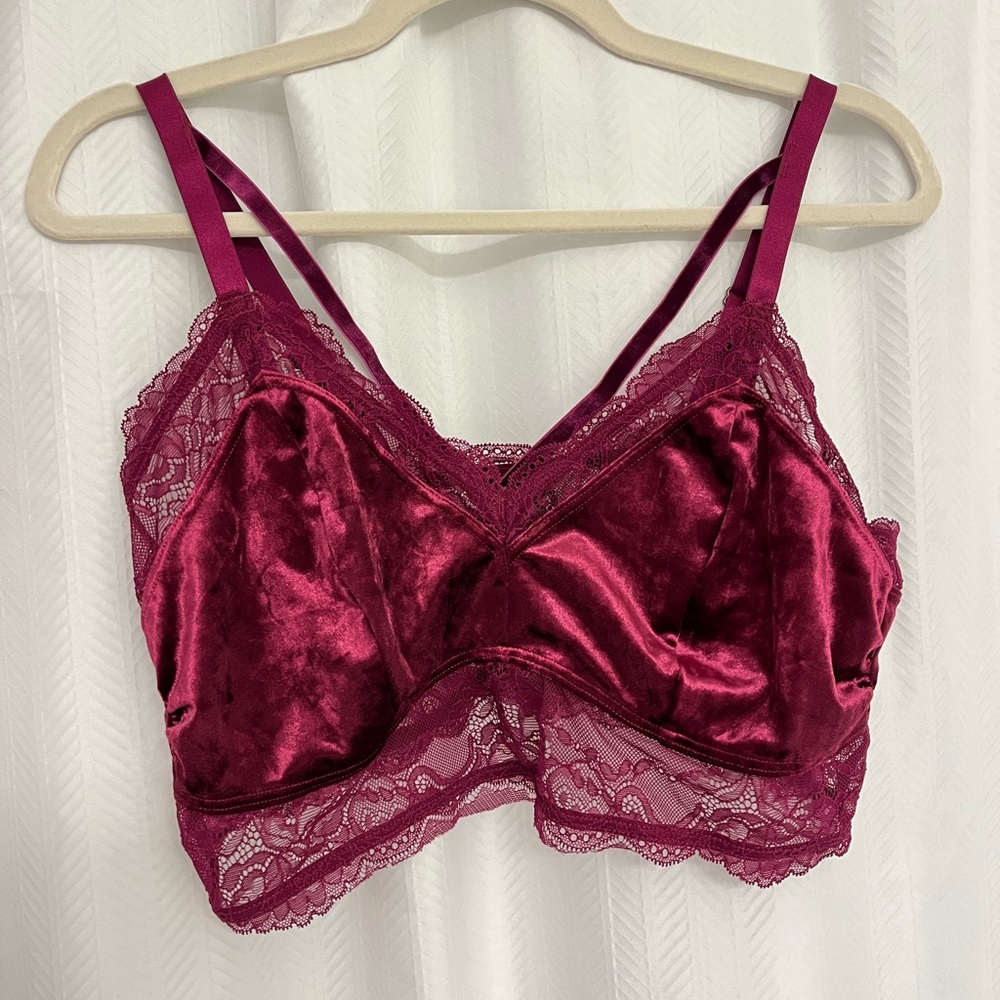 NWT Torrid Maroon Velvet Bralette